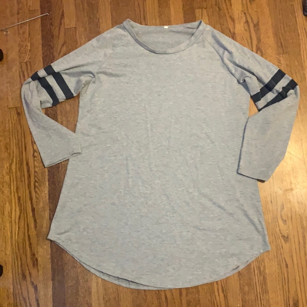 Gray long sleeve shirt